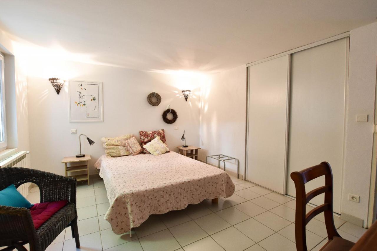 Moulin Rose, Parking - Jardin Διαμέρισμα Αρλ Εξωτερικό φωτογραφία